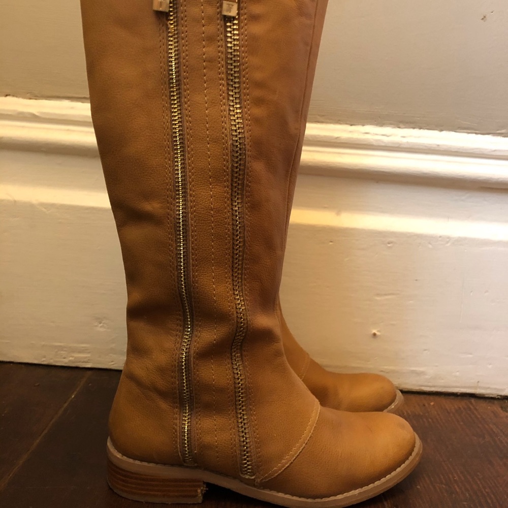 3x$20 Tahari boots size 6